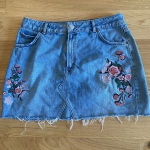Topshop MOTO floral embroidered denim mini skirt